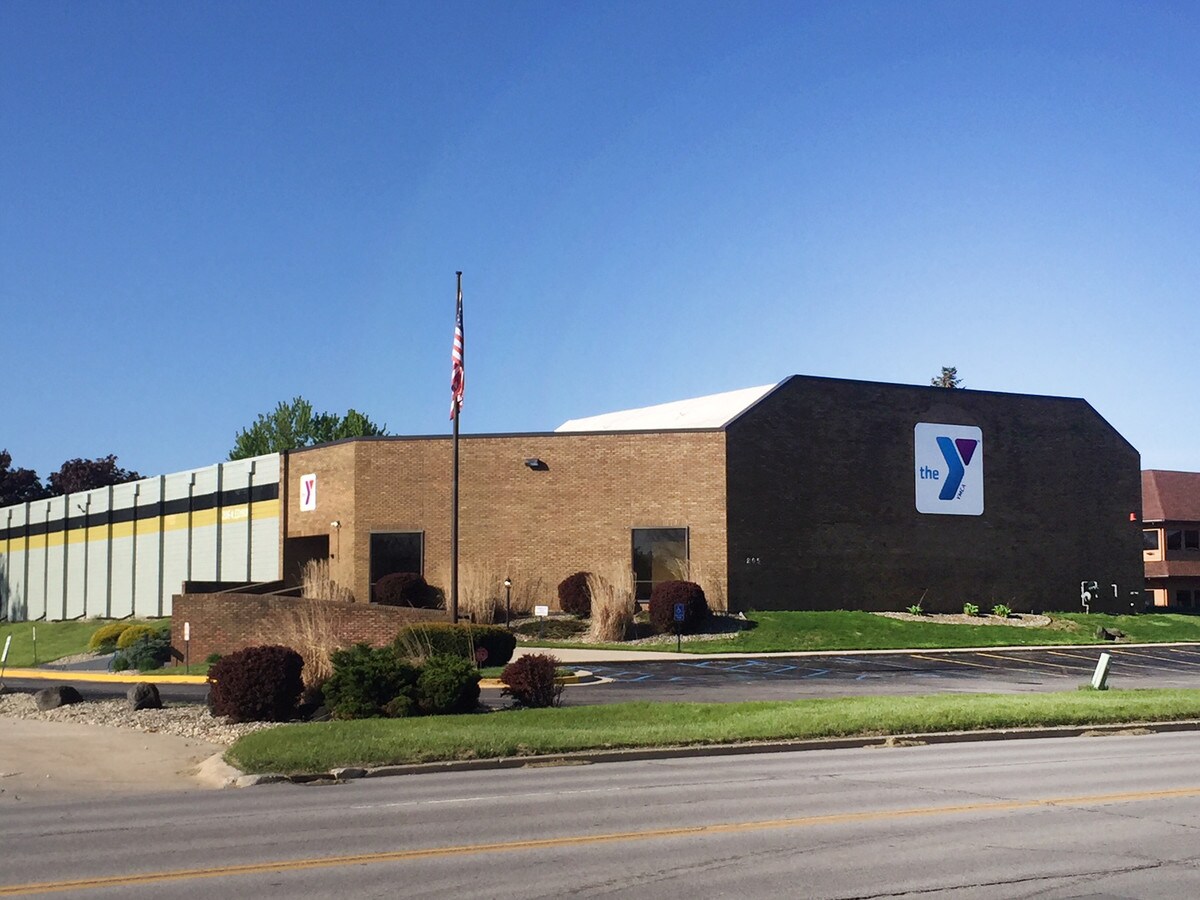 205 W Edison Rd, Mishawaka, IN 46545