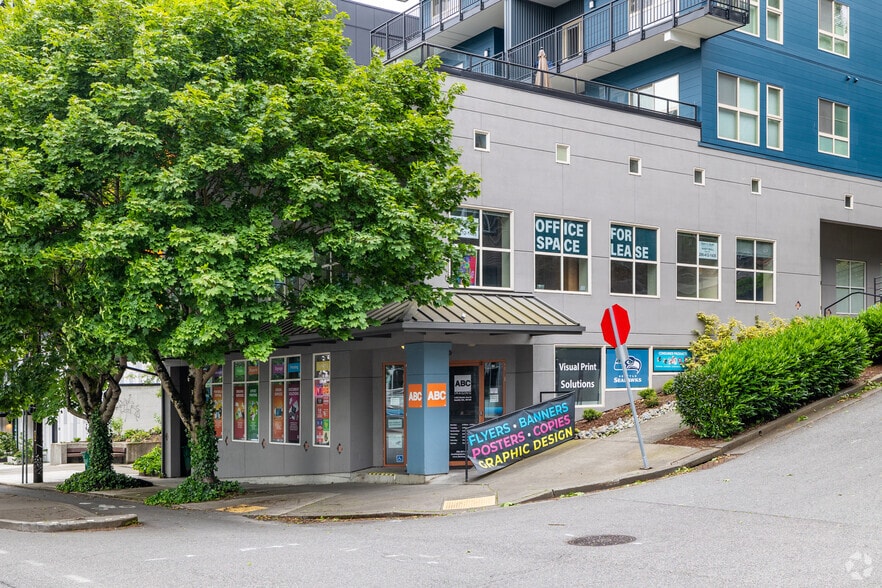 1425 Dexter Ave, Seattle, WA for lease - Primary Photo - Image 1 of 5