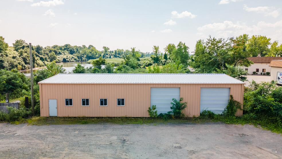 349 Sackett Point Rd, North Haven, CT for lease - Building Photo - Image 1 of 4