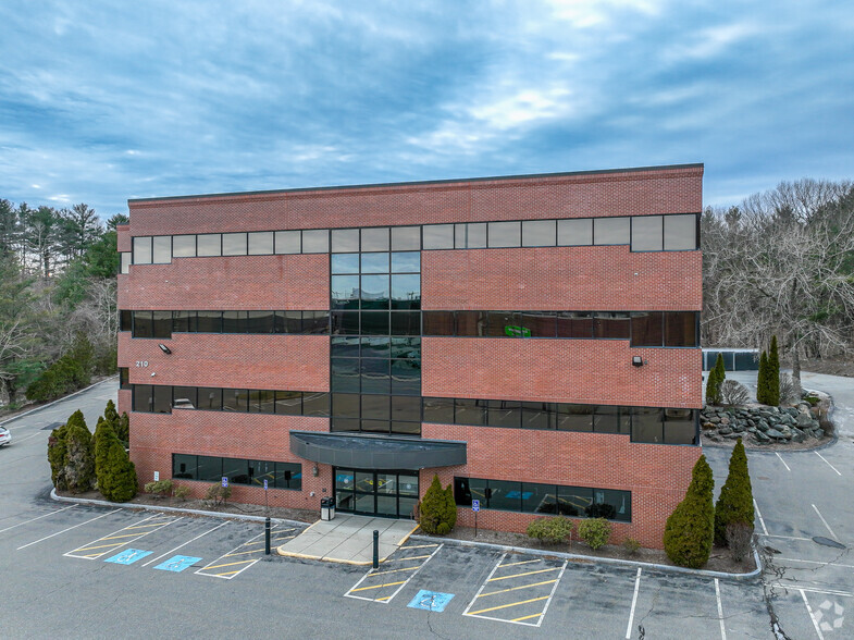 210 Bear Hill Rd, Waltham, MA for lease - Building Photo - Image 3 of 5