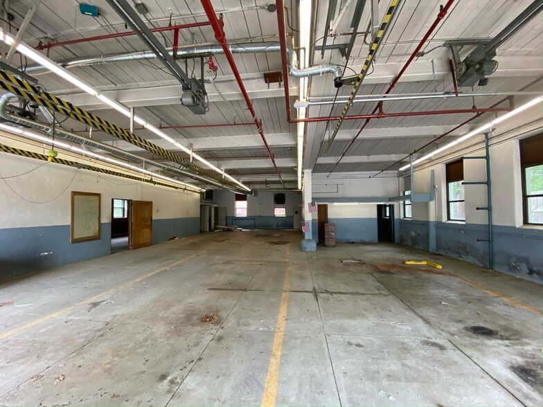 15 Water St, Leicester, MA for lease - Building Photo - Image 3 of 16