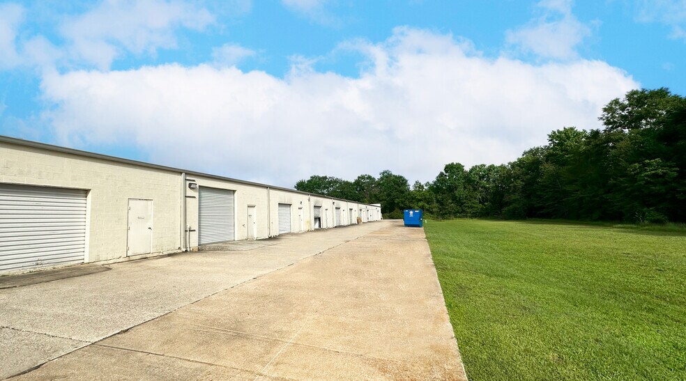 1775 N Loop 336, Conroe, TX for lease - Building Photo - Image 3 of 3