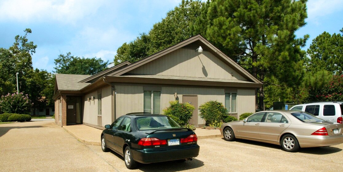 2116 Executive Dr, Hampton, VA for sale Building Photo- Image 1 of 1