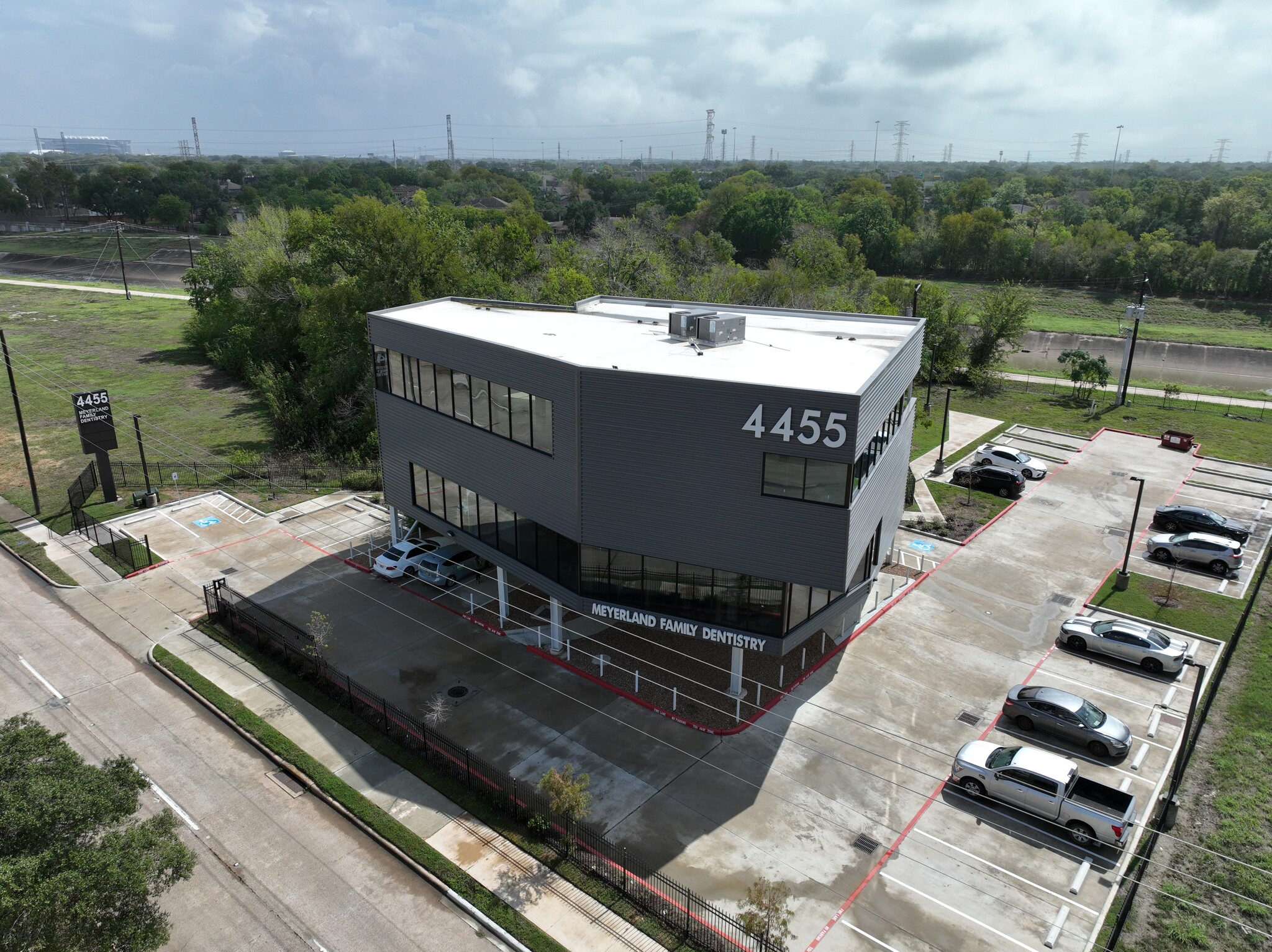 4455 N Braeswood Blvd, Houston, TX for lease Building Photo- Image 1 of 3