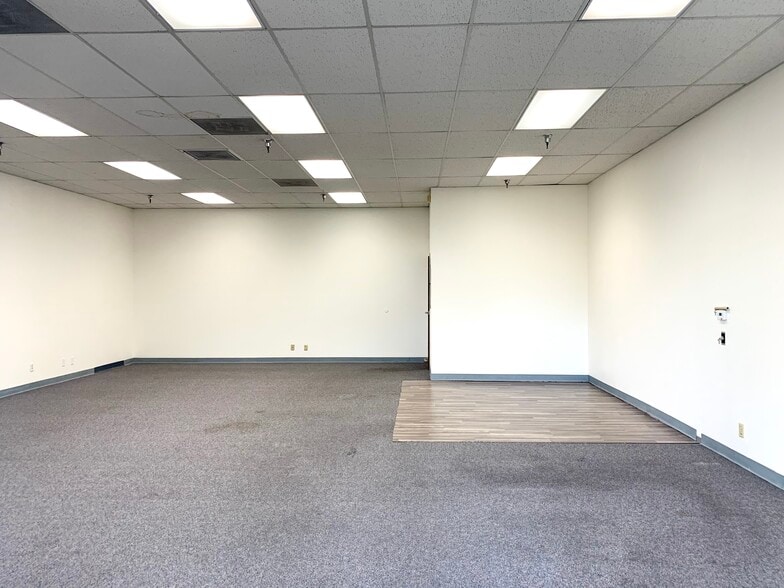 11512 Magnolia St, Garden Grove, CA for lease - Interior Photo - Image 3 of 5