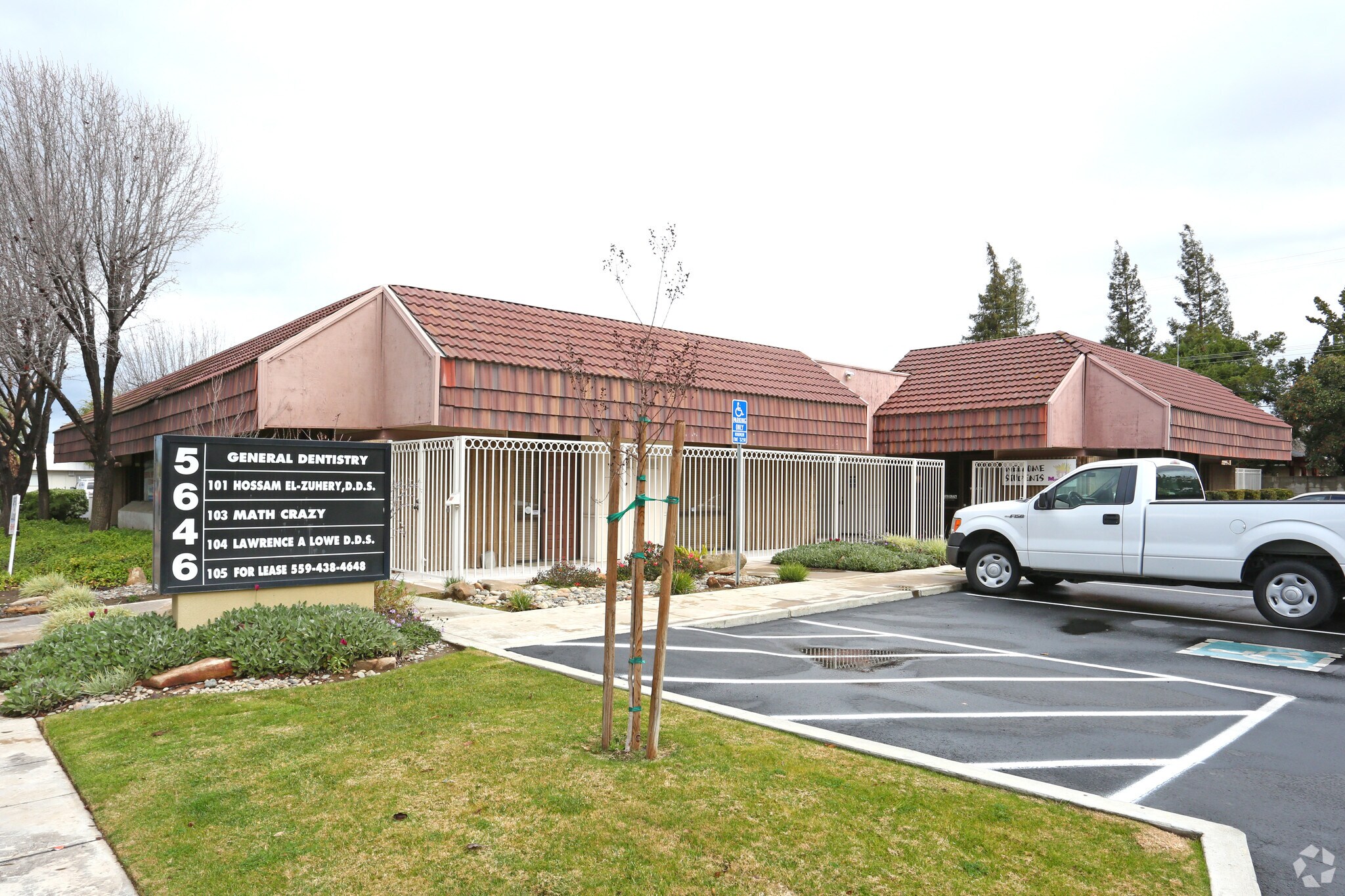 5646 N Palm Ave, Fresno, CA for lease Building Photo- Image 1 of 10