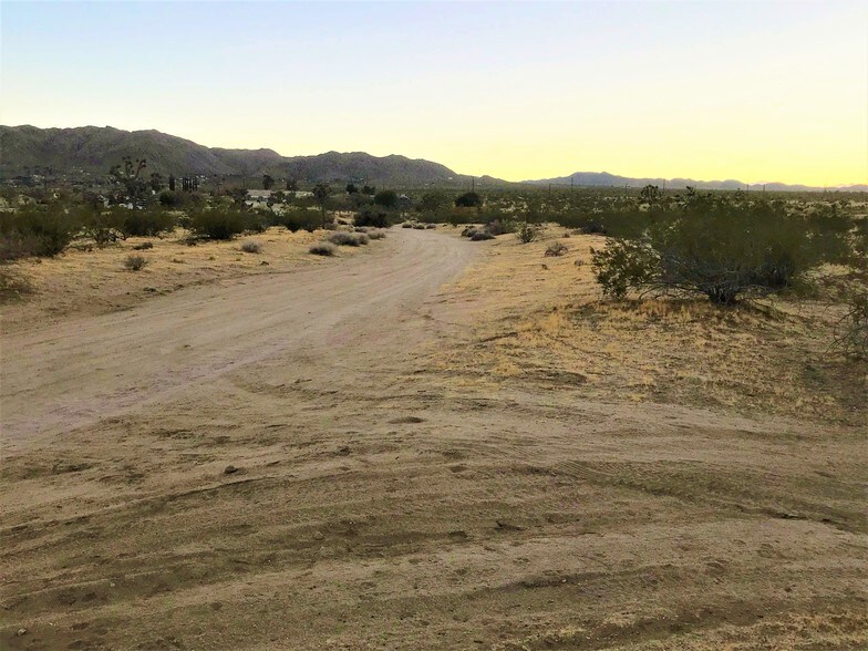 7 OLYMPIC Rd, Joshua Tree, CA 92252