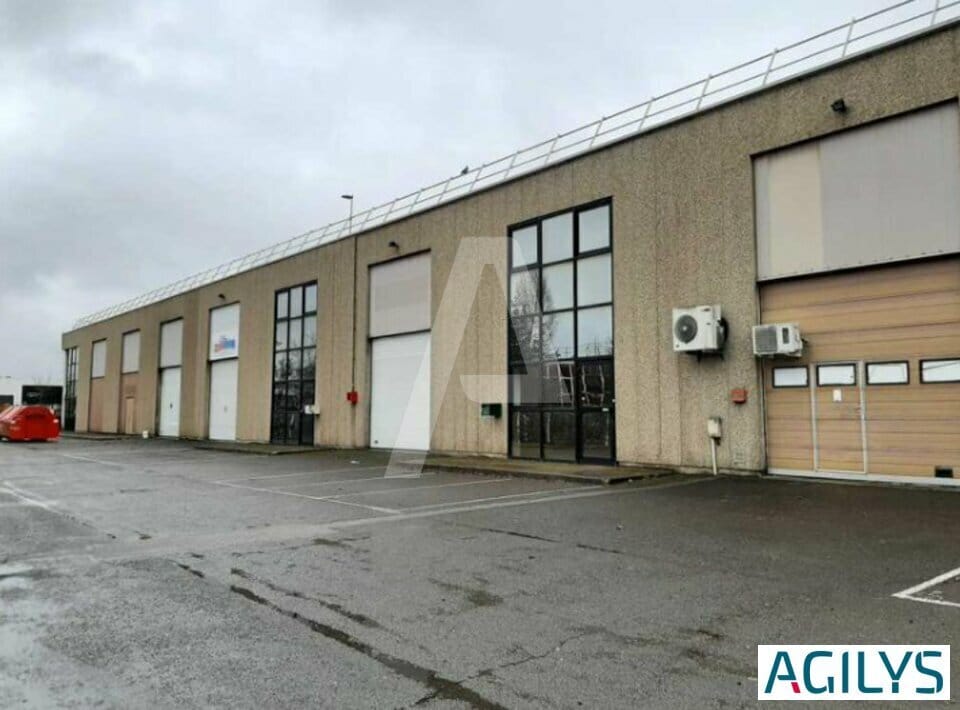 6-8 Rue Marie Curie, Coignières for lease Building Photo- Image 1 of 6