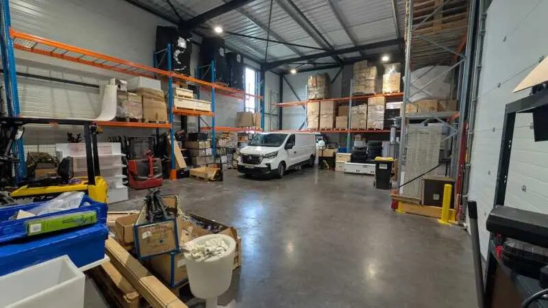 Location Local d'activités 80 m² à 240 m² - Photo 1