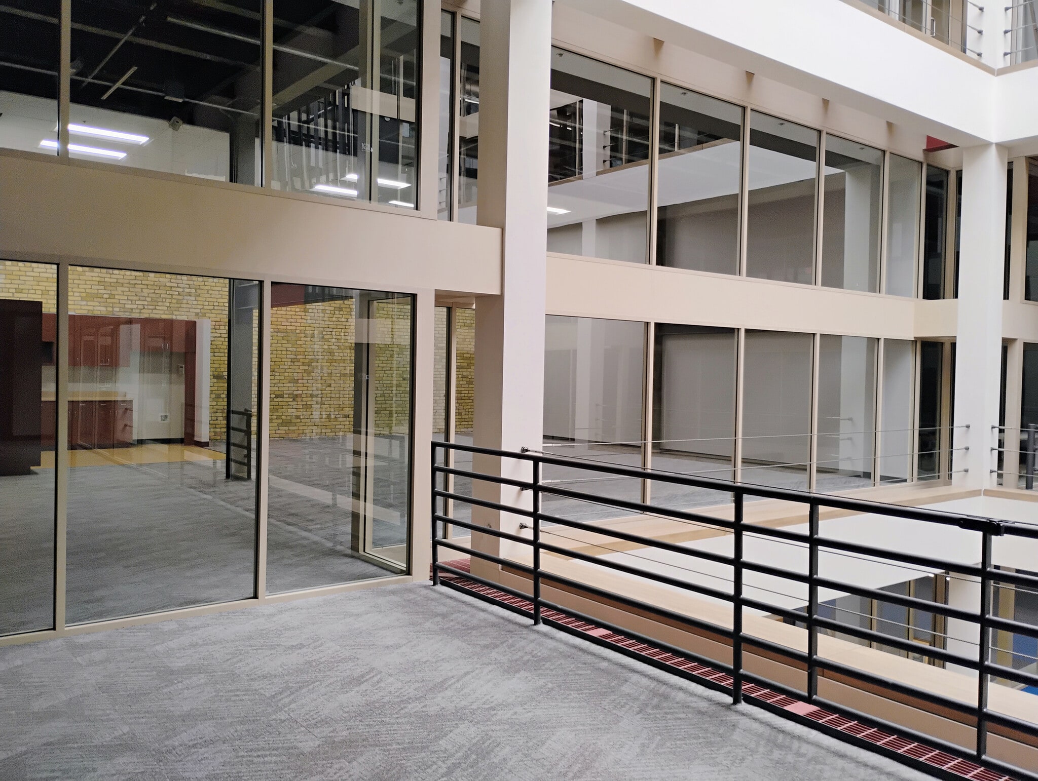 2550 University Ave W, Saint Paul, MN for lease Interior Photo- Image 1 of 7