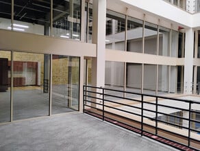 2550 University Ave W, Saint Paul, MN for lease Interior Photo- Image 1 of 7