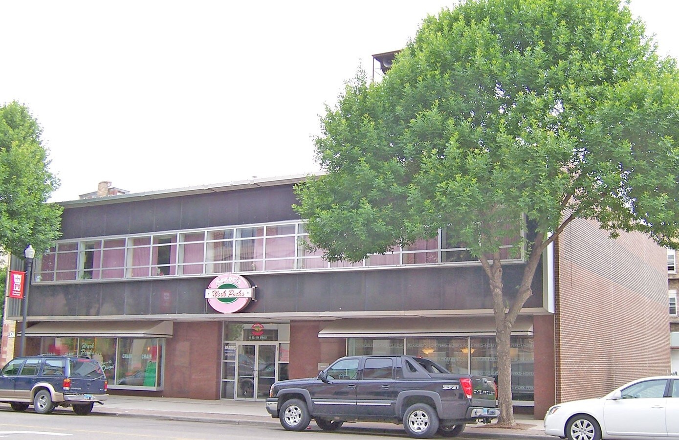 11 S 4th St, Grand Forks, ND 58201 Downtown Grand Forks office/retail