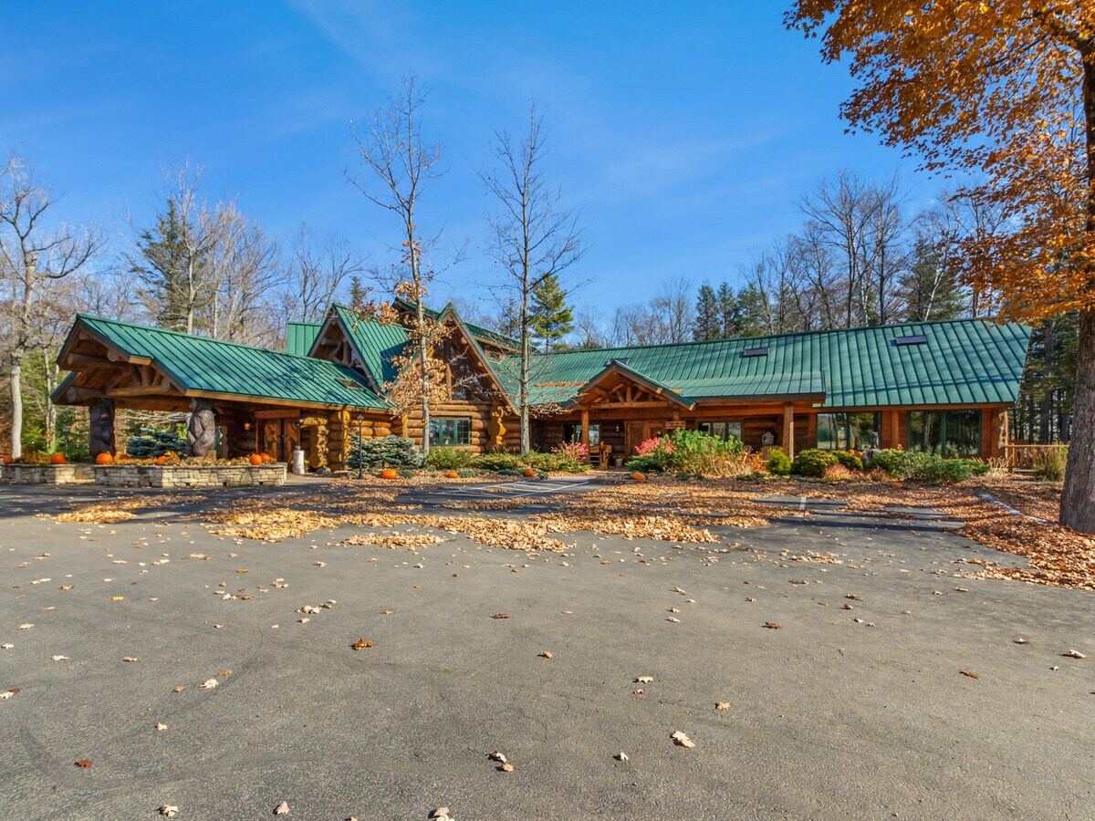 6626 State Highway 42, Egg Harbor, WI 54209 The Log Den
