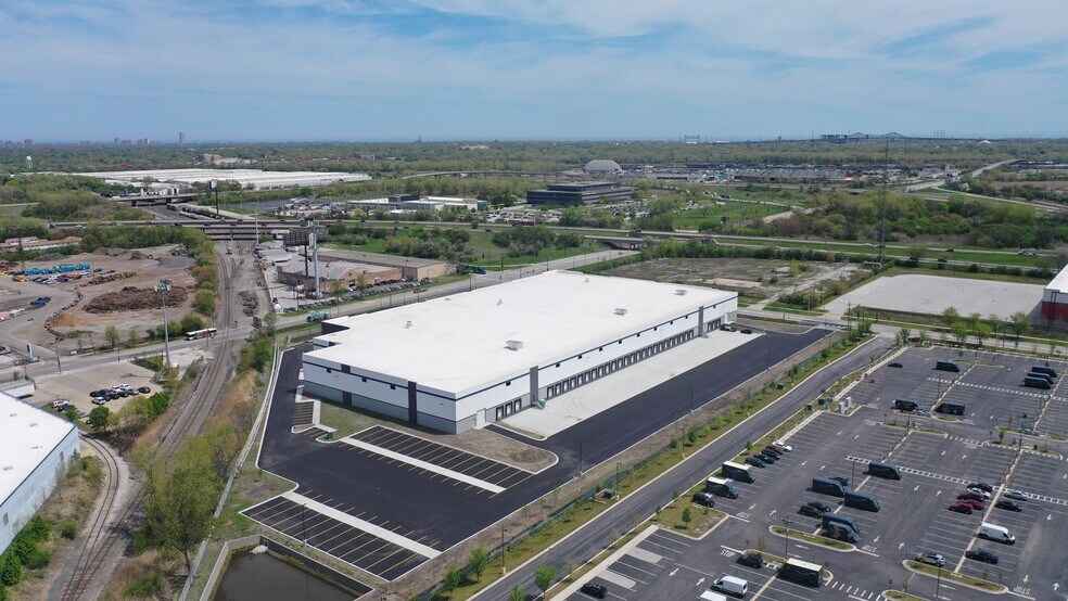 10330 S Woodlawn Ave, Chicago, IL for lease - Aerial - Image 2 of 4