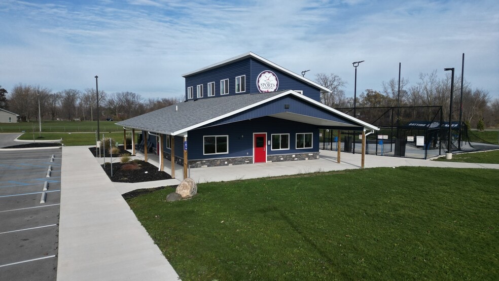 1879 N Dixie Hwy, Monroe, MI for sale - Primary Photo - Image 1 of 32