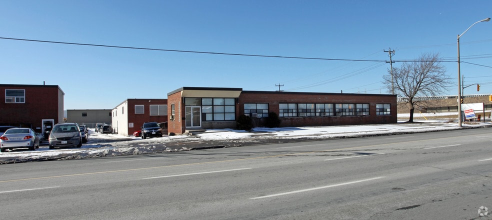 1070 Birchmount Rd, Toronto, ON for sale - Primary Photo - Image 1 of 1