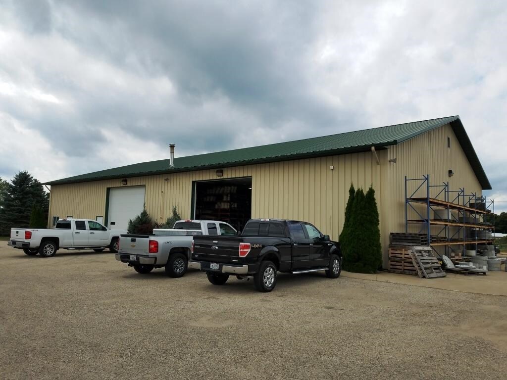 S15W33670 Wolf Rd, Oconomowoc, WI for sale Building Photo- Image 1 of 1
