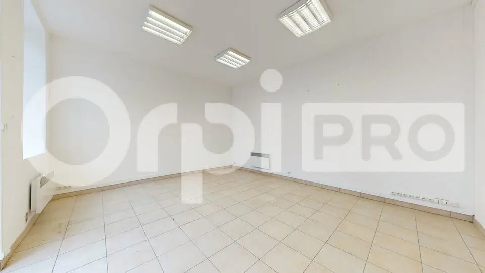 Office in Soissons for sale - Interior Photo - Image 1 of 4