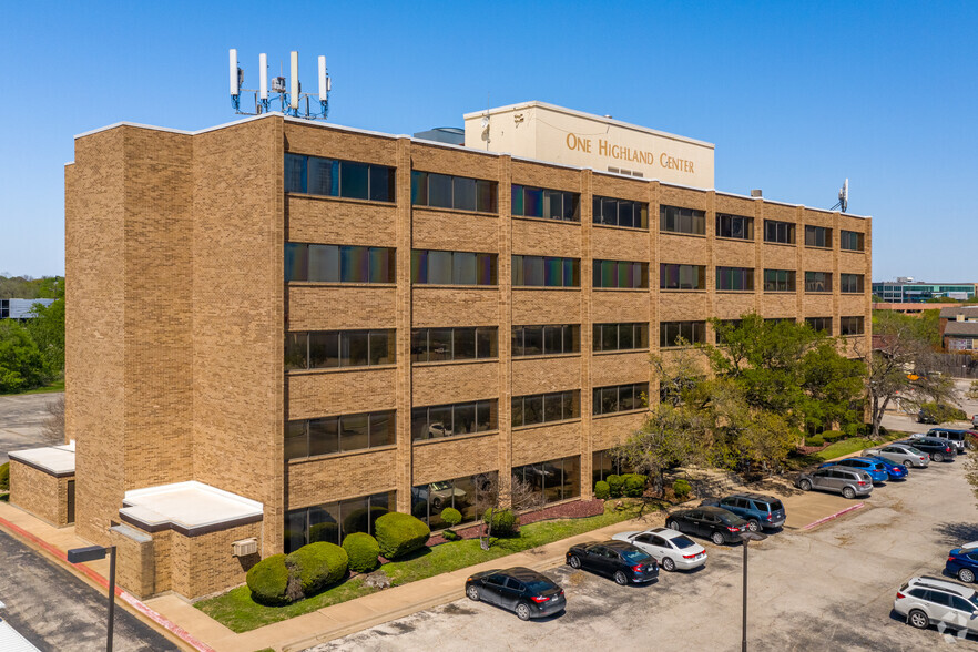 314 E Highland Mall Blvd, Austin, TX for lease - Building Photo - Image 2 of 7