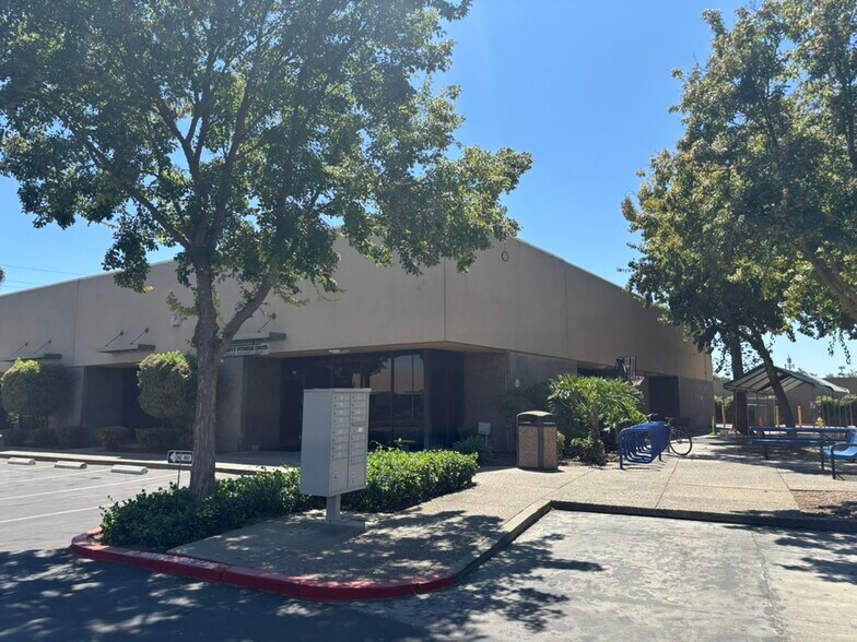 2121 2nd St, Davis, CA for lease - Building Photo - Image 3 of 10