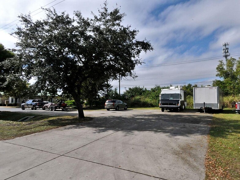 225 St. James Dr, Port Saint Lucie, FL for sale - Primary Photo - Image 2 of 2