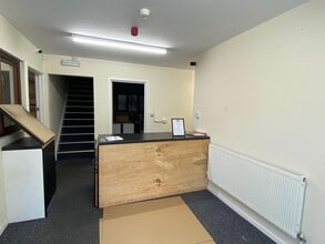 St Cenydd Rd, Caerphilly for lease Interior Photo- Image 2 of 4