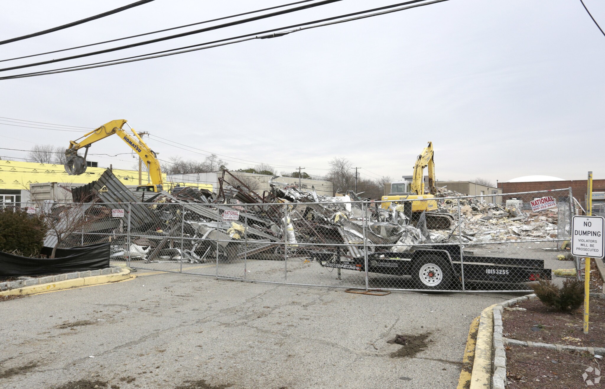 297 E Sunrise Hwy, Lindenhurst, NY for sale Primary Photo- Image 1 of 1
