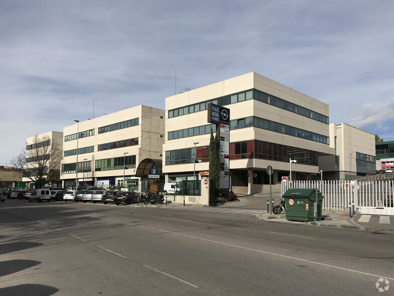 Avenida Industria, 6 - 8, Alcobendas, Madrid for lease - Building Photo - Image 3 of 4