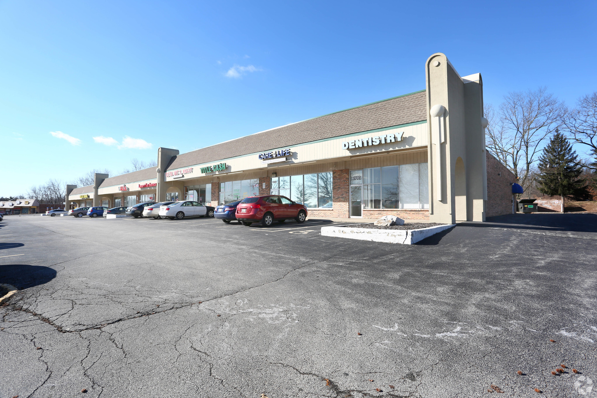 11663-11689 W Florissant Ave, Florissant, MO for lease Building Photo- Image 1 of 2