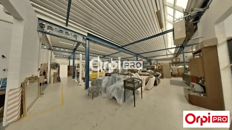 Industrial in Tourcoing for lease - Interior Photo - Image 3 of 4