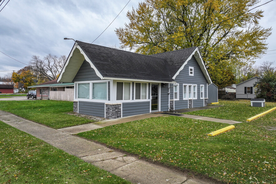 4188 Fenton Rd, Flint, MI for sale - Building Photo - Image 3 of 16