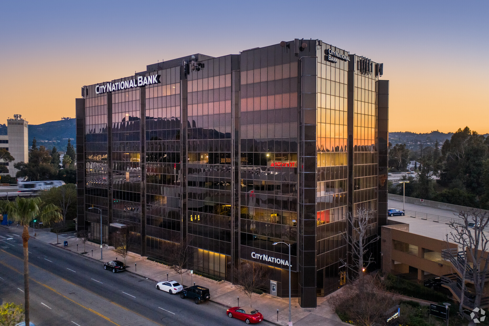 4605 Lankershim Blvd, North Hollywood, CA for lease Building Photo- Image 1 of 18