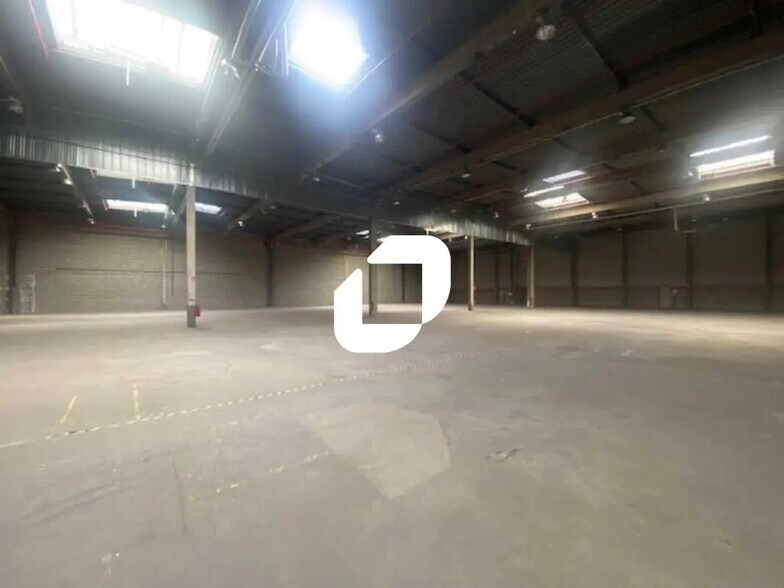 Flex in Herblay-sur-Seine for lease - Interior Photo - Image 3 of 8