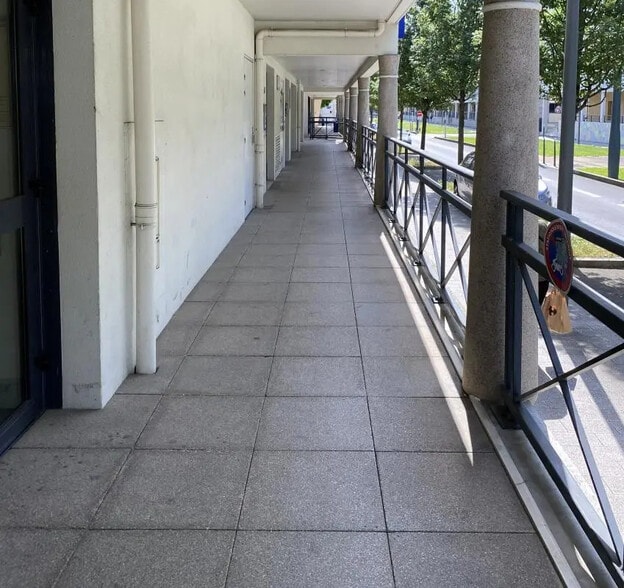 Office in Angers for sale - Building Photo - Image 2 of 5