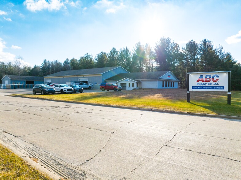 2252 N Meridian Rd, Sanford, MI for sale - Building Photo - Image 1 of 1