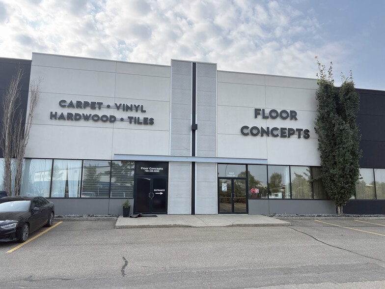7003-7127 Roper Rd NW, Edmonton, AB for lease - Primary Photo - Image 1 of 1