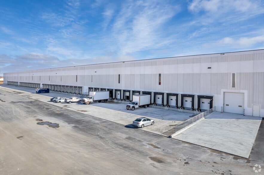 9151 Huntington Rd, Vaughan, ON for lease - Building Photo - Image 3 of 3
