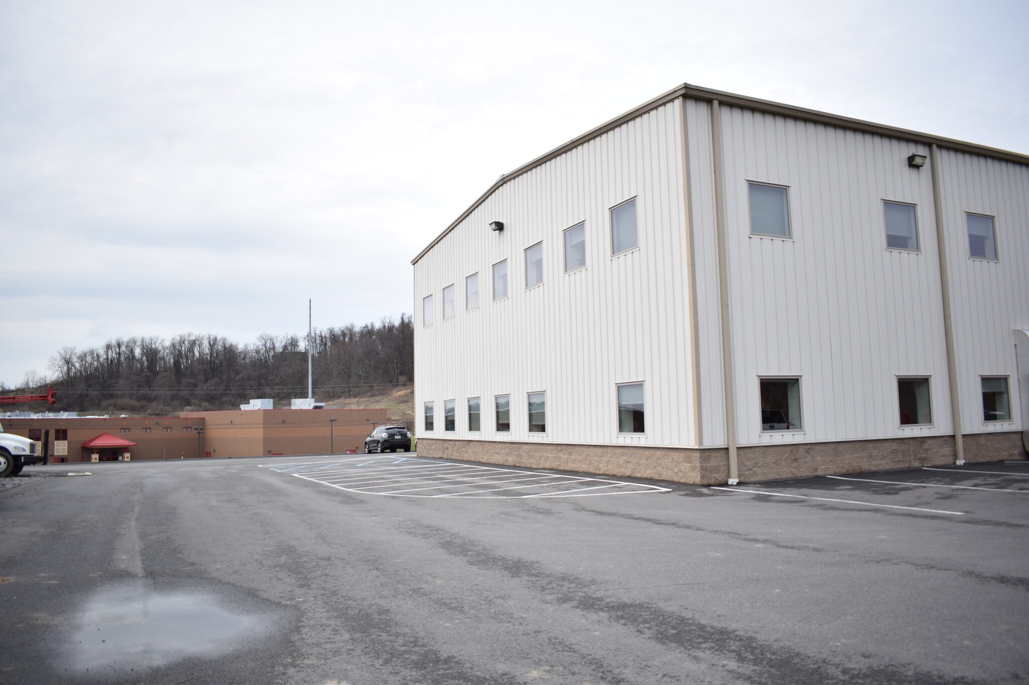 1091 Chaplin Rd, WV 26501 Office for Lease