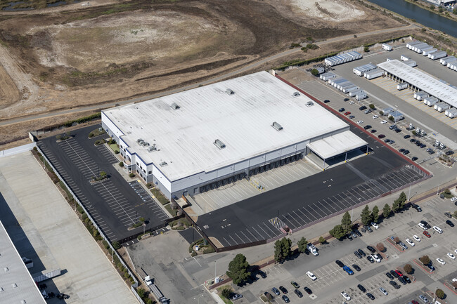 More details for 8380 Pardee Dr, Oakland, CA - Industrial for Lease