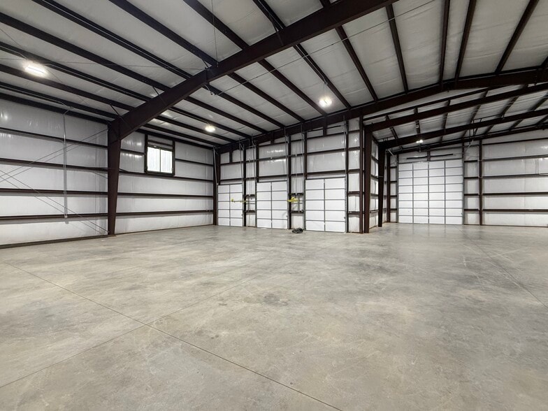 595 Kawneer dr, Springdale, AR for lease - Building Photo - Image 1 of 27