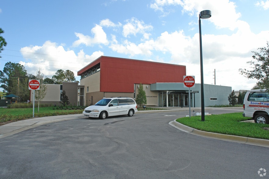 210 Commerce Lake Dr, Saint Augustine, FL for lease - Primary Photo - Image 1 of 29