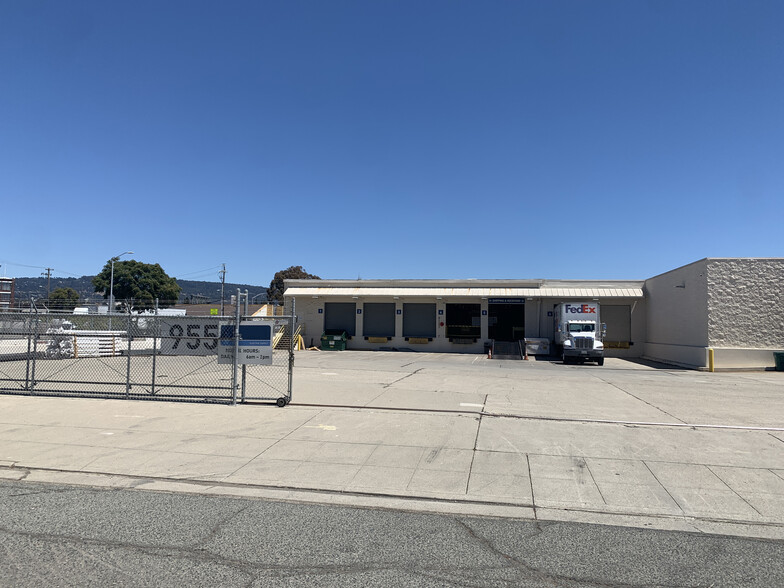 955 Kennedy St, Oakland, CA for lease - Building Photo - Image 2 of 5