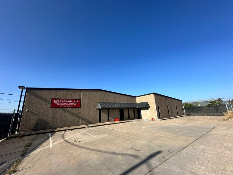 5012 David Strickland Rd, Fort Worth, TX for lease - Building Photo - Image 3 of 20