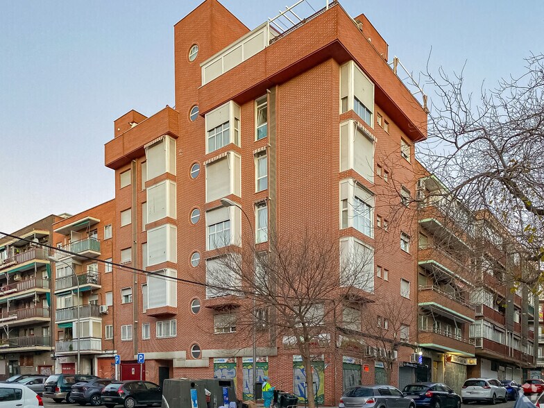 Calle Collados, 7, Madrid, Madrid for sale - Building Photo - Image 1 of 1