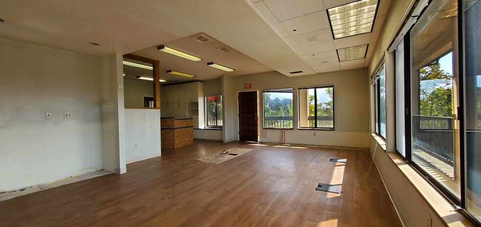 302-308 Military, Benicia, CA for sale - Interior Photo - Image 3 of 7