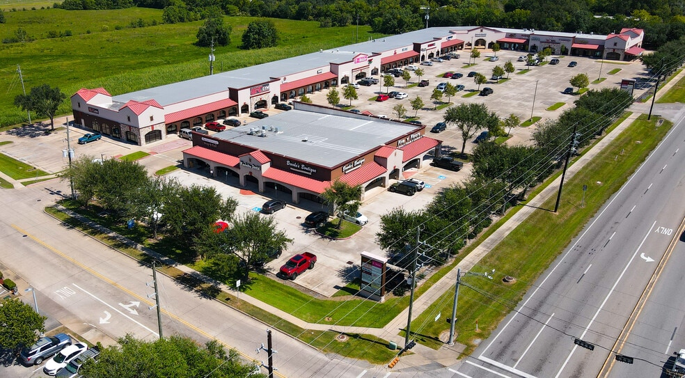 8201-8209 Broadway St, Pearland, TX for lease - Building Photo - Image 2 of 12