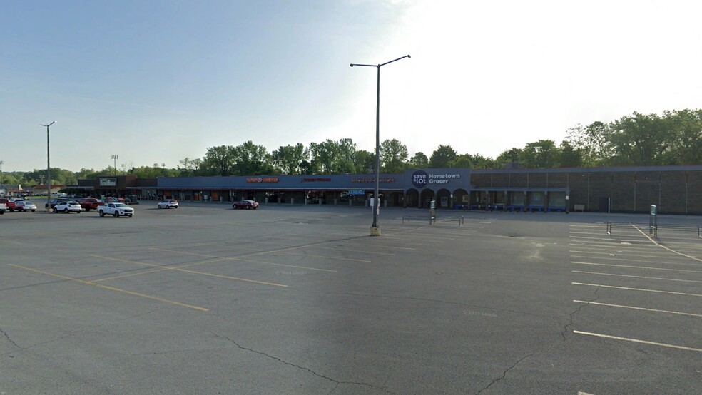 1450-1472 N High St, Hillsboro, OH for lease - Building Photo - Image 2 of 4