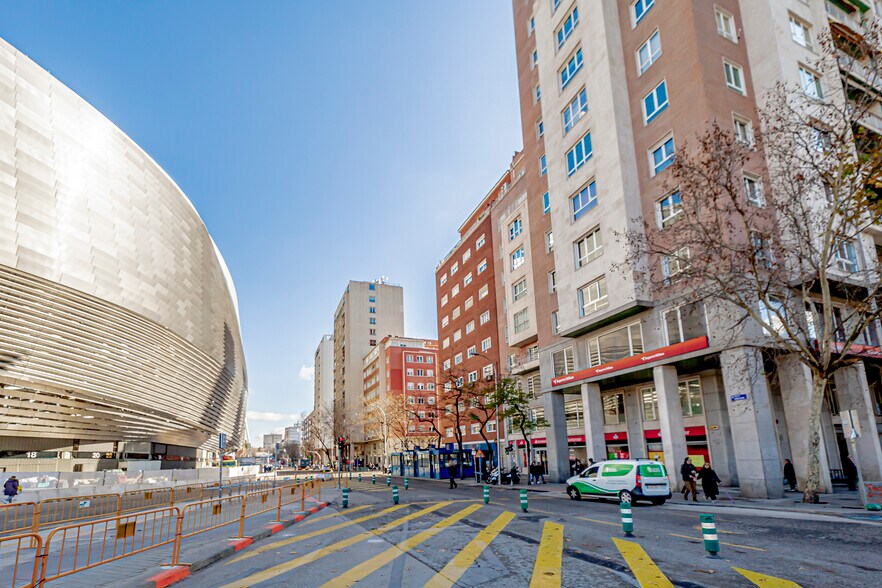 Paseo Castellana, 140, Madrid, Madrid for lease - Building Photo - Image 2 of 4