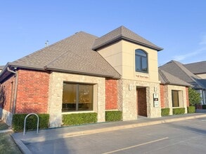 920 Wall St, Norman, OK for lease Building Photo- Image 1 of 8