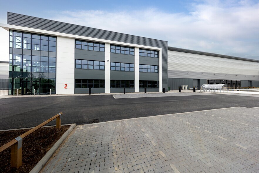 Redhouse Rd, Croydon for lease - Building Photo - Image 2 of 20